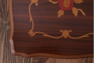 中古　イタリア製 高級感あふれる小さなサイドテーブル