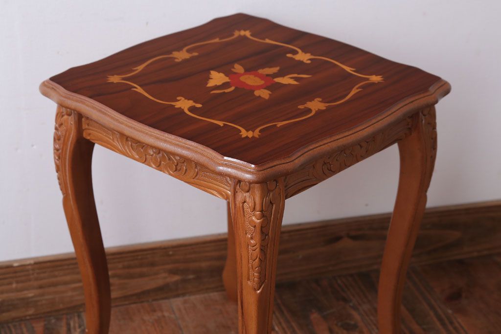 中古　イタリア製 高級感あふれる小さなサイドテーブル