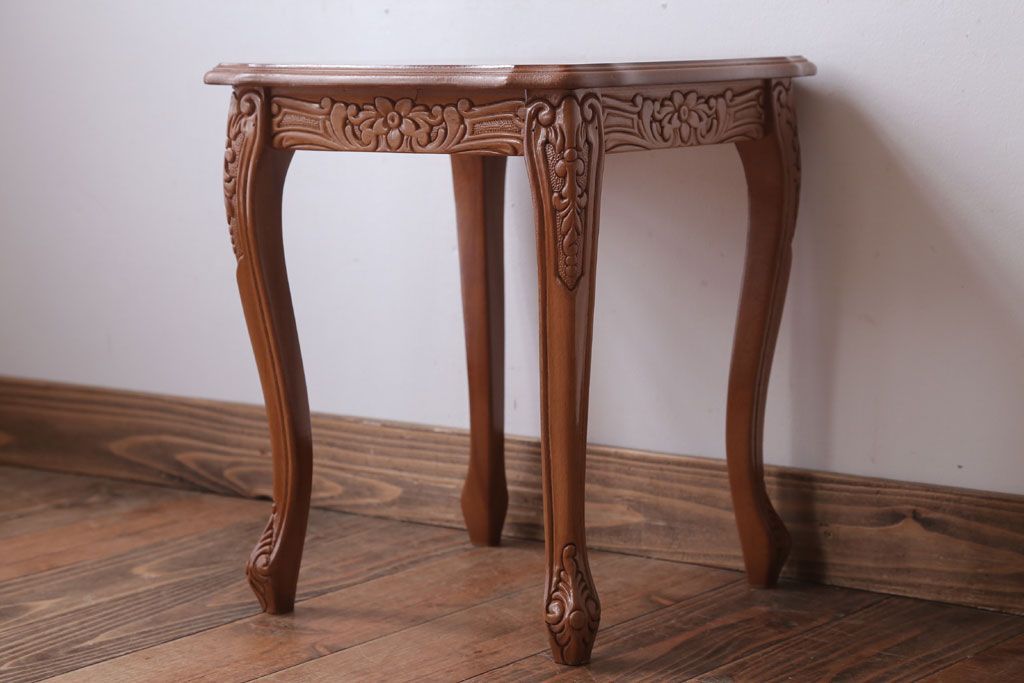 中古　イタリア製 高級感あふれる小さなサイドテーブル