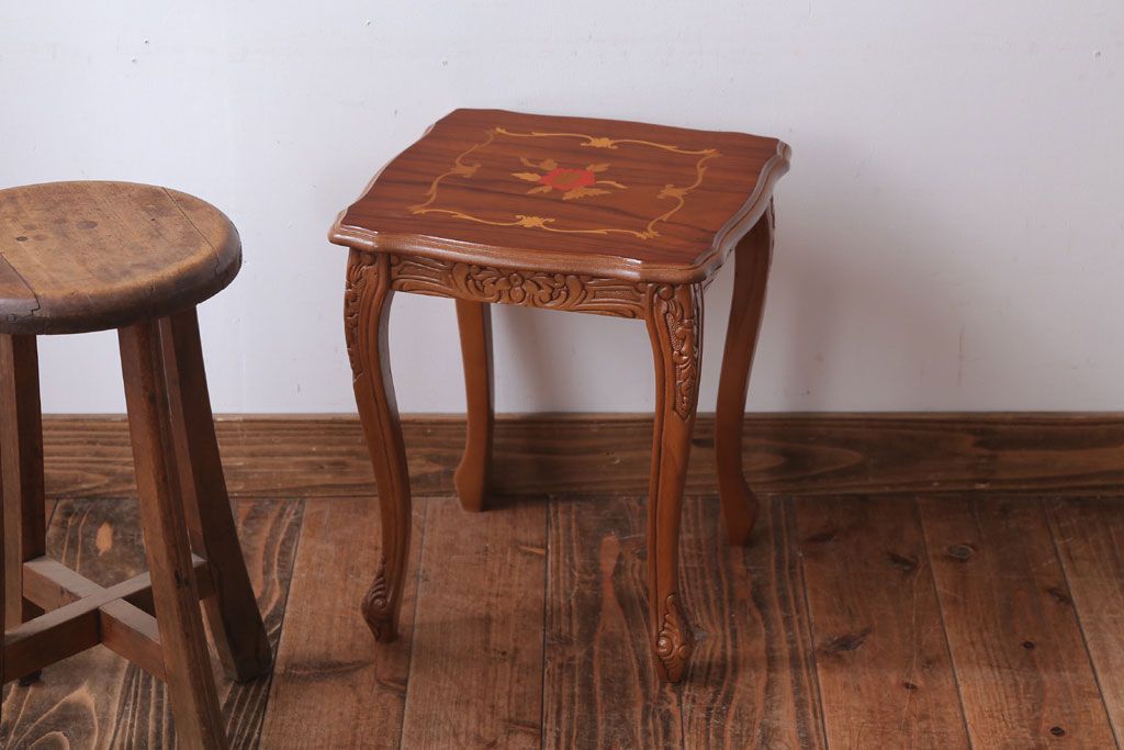 中古　イタリア製 高級感あふれる小さなサイドテーブル