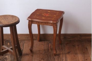 中古　イタリア製 高級感あふれる小さなサイドテーブル