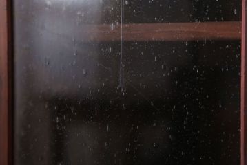 アンティーク家具　和製アンティーク　気泡ガラス入り!古い木製のブックケース(本箱)