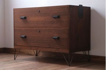 アンティーク家具　和製アンティーク　桐材製!鉄脚付き衣装箪笥ローボード(2)