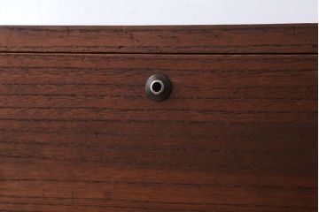 アンティーク家具　和製アンティーク　桐材製!鉄脚付き衣装箪笥ローボード(2)