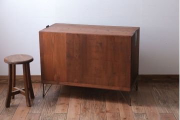 アンティーク家具　和製アンティーク　桐材製!鉄脚付き衣装箪笥ローボード(2)