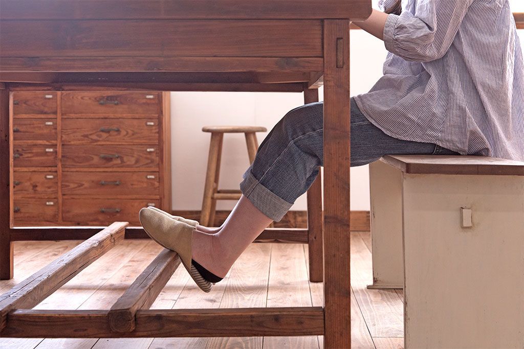 アンティーク家具　和製アンティーク　古い木の素朴なダイニングテーブル