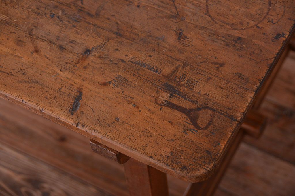 アンティーク家具　和製アンティーク　古い木の素朴なダイニングテーブル