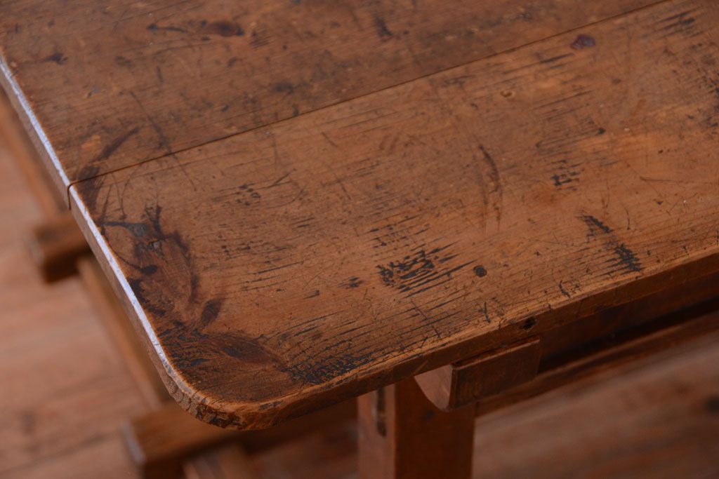 アンティーク家具　和製アンティーク　古い木の素朴なダイニングテーブル