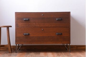 アンティーク家具　和製アンティーク　桐材製!鉄脚付き衣装箪笥ローボード