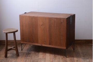 アンティーク家具　和製アンティーク　桐材製!鉄脚付き衣装箪笥ローボード