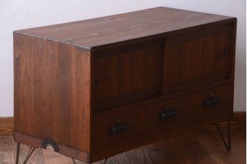 アンティーク家具　和製アンティーク　引き出し付き!鉄脚衣装箪笥ローボード