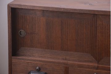 アンティーク家具　和製アンティーク　引き出し付き!鉄脚衣装箪笥ローボード