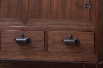 アンティーク家具　和製アンティーク　引き出し付き!鉄脚衣装箪笥ローボード