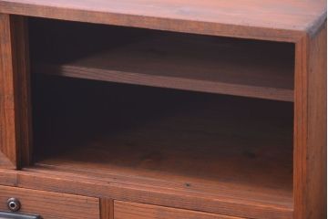 アンティーク家具　和製アンティーク　引き出し付き!鉄脚衣装箪笥ローボード