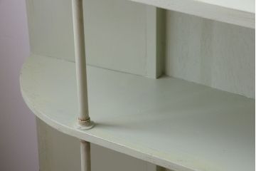 アンティーク家具　アンティークペイント　変わり型!爽やかな飾り棚