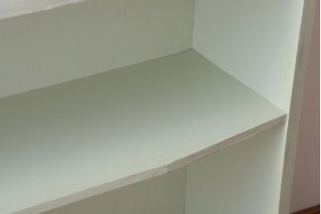 アンティーク家具　アンティークペイント　変わり型!爽やかな飾り棚