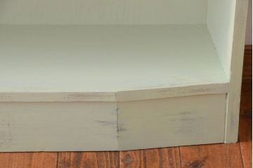 アンティーク家具　アンティークペイント　変わり型!爽やかな飾り棚