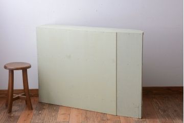 アンティーク家具　アンティークペイント　変わり型!爽やかな飾り棚