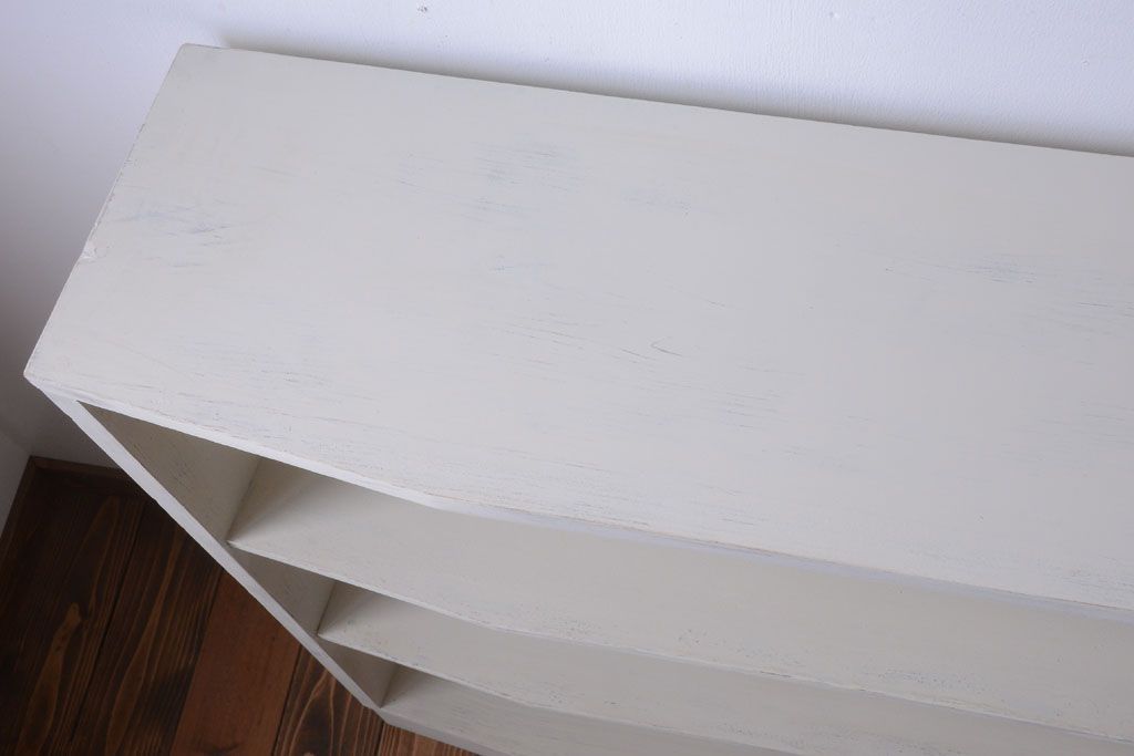 アンティーク家具　アンティークペイント　変わり型!清潔感のある飾り棚