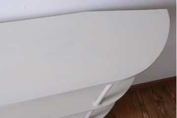 アンティーク家具　アンティークペイント　変わり型!清潔感のある飾り棚