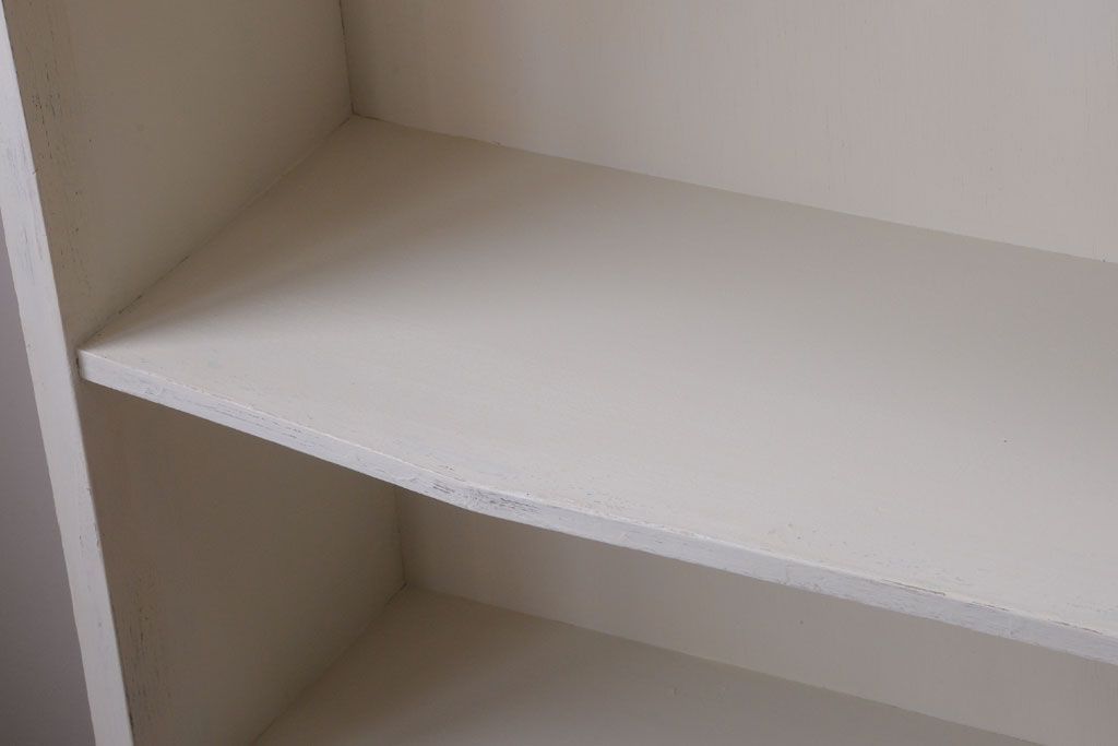 アンティーク家具　アンティークペイント　変わり型!清潔感のある飾り棚