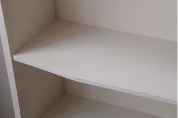 アンティーク家具　アンティークペイント　変わり型!清潔感のある飾り棚