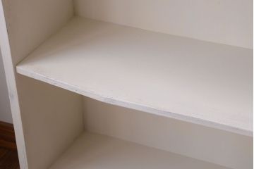 アンティーク家具　アンティークペイント　変わり型!清潔感のある飾り棚