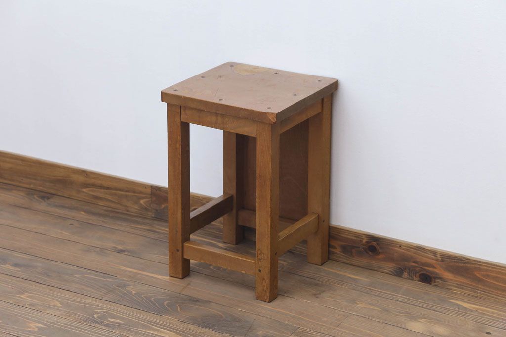 レトロ家具　昭和レトロ　古い学校の木製角スツール(3)