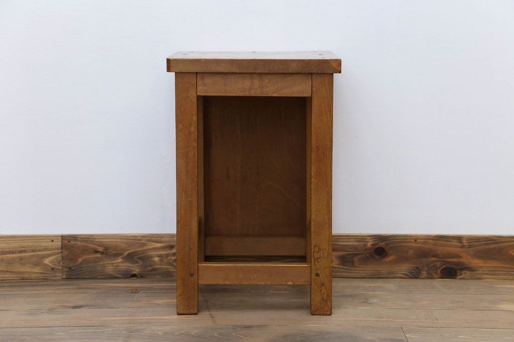 レトロ家具　昭和レトロ　古い学校の木製角スツール(3)