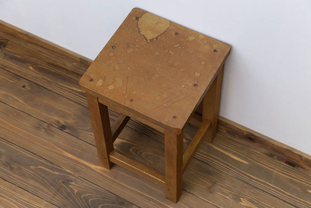 レトロ家具　昭和レトロ　古い学校の木製角スツール(3)