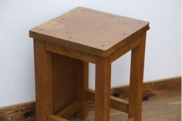 レトロ家具　昭和レトロ　古い学校の木製角スツール(3)