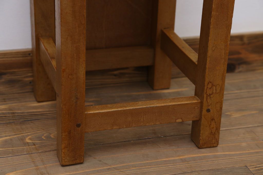 レトロ家具　昭和レトロ　古い学校の木製角スツール(3)