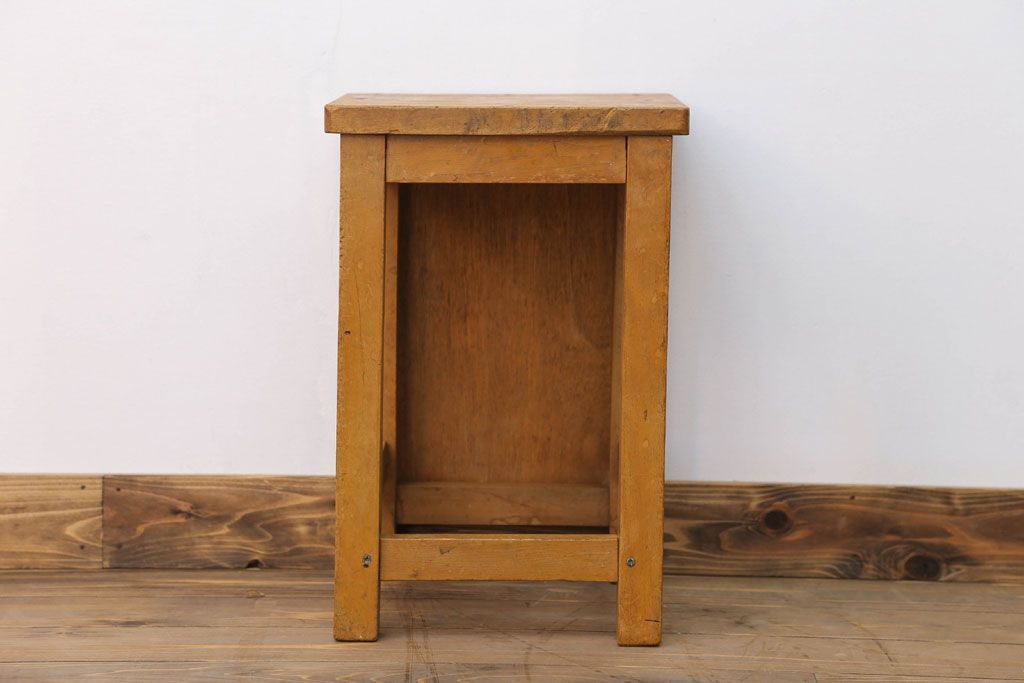 ヴィンテージ家具　ビンテージ　古い木のレトロな角スツール(3)