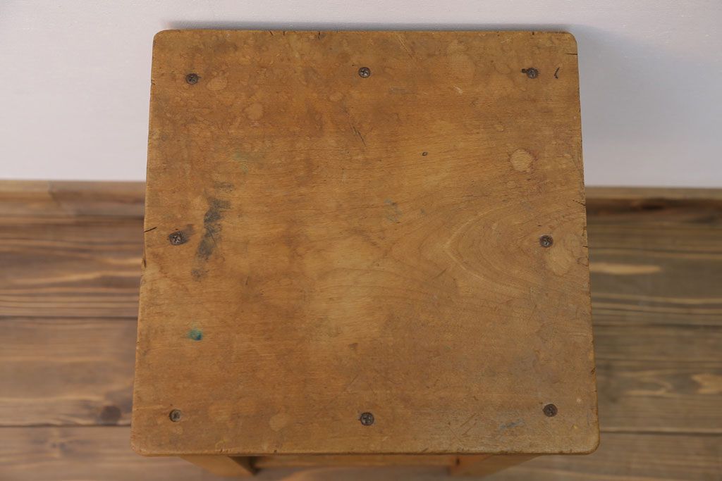 ヴィンテージ家具　ビンテージ　古い木のレトロな角スツール(3)