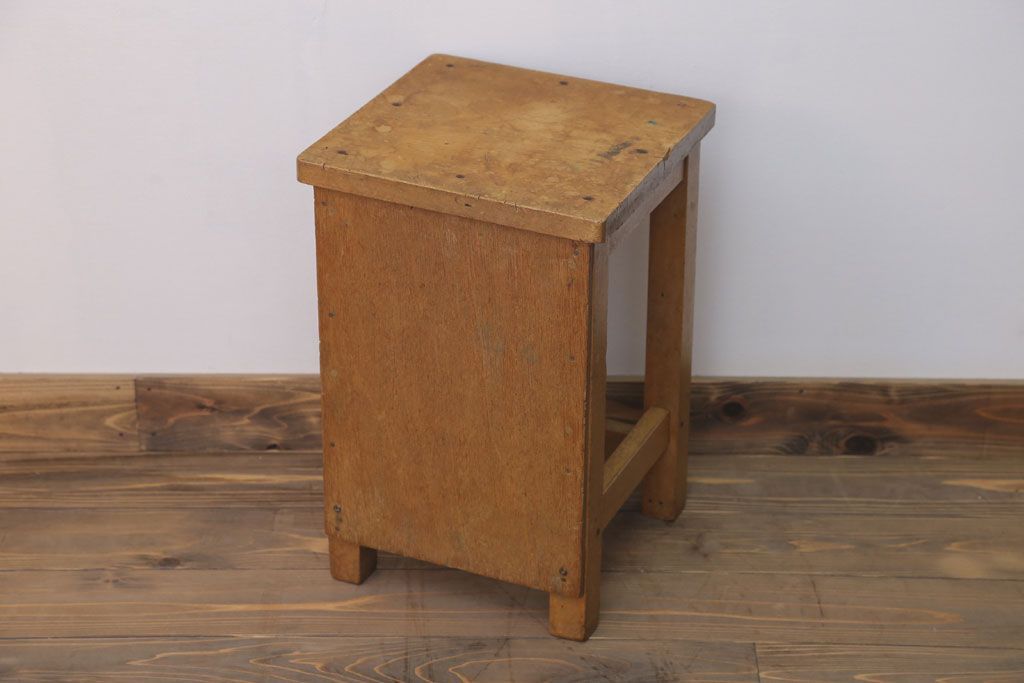ヴィンテージ家具　ビンテージ　古い木のレトロな角スツール(3)