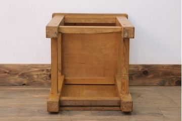 ヴィンテージ家具　ビンテージ　古い木のレトロな角スツール(3)
