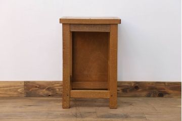 レトロ家具　昭和レトロ　古い木のノスタルジックな角スツール(1)