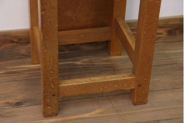 レトロ家具　昭和レトロ　古い木のノスタルジックな角スツール(1)