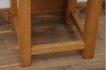 レトロ家具　昭和レトロ　古い学校の小さな木製角スツール(1)