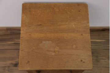 レトロ家具　昭和レトロ　古い学校の小さな木製角スツール(2)