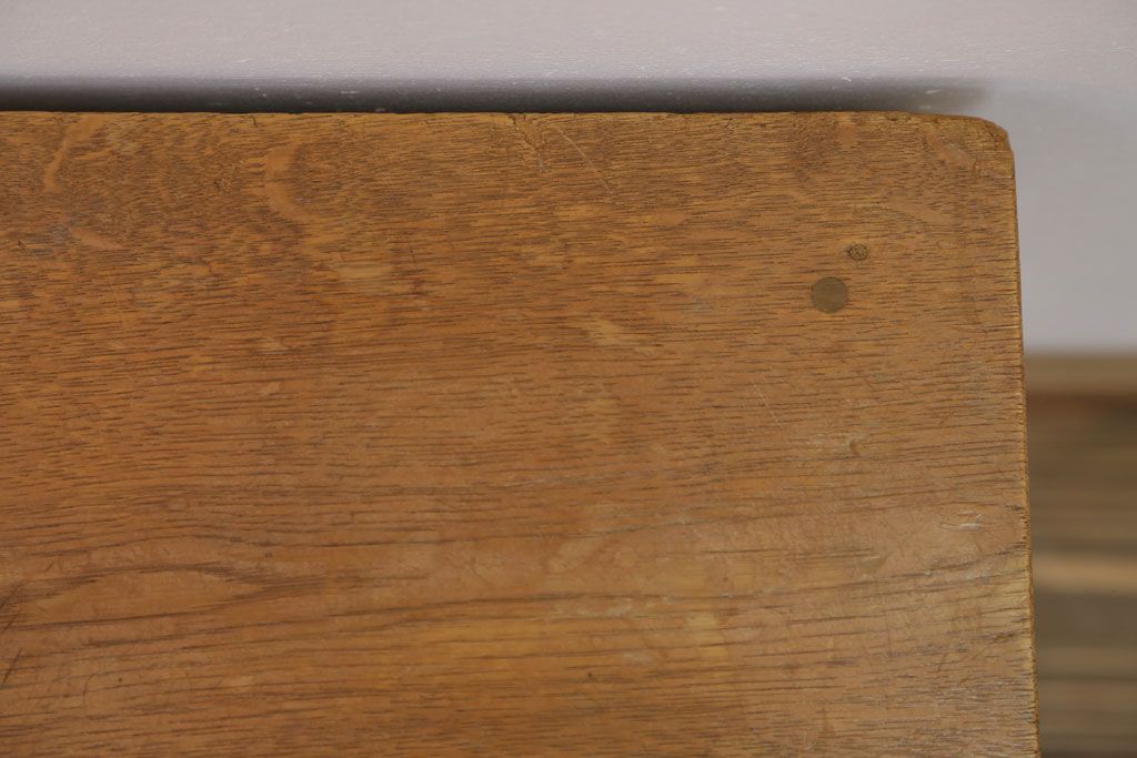 レトロ家具　昭和レトロ　古い学校の小さな木製角スツール(2)