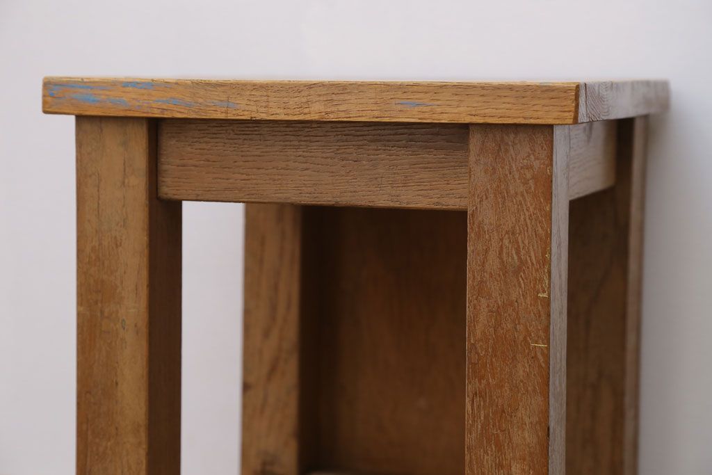 レトロ家具　昭和レトロ　古い学校の小さな木製角スツール(2)