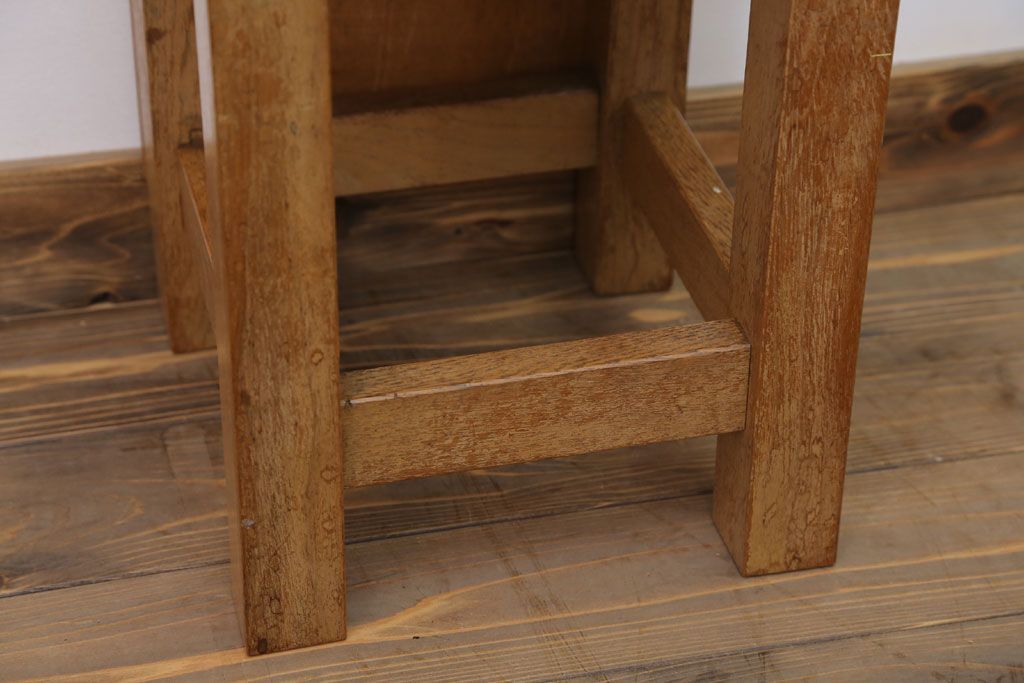 レトロ家具　昭和レトロ　古い学校の小さな木製角スツール(2)