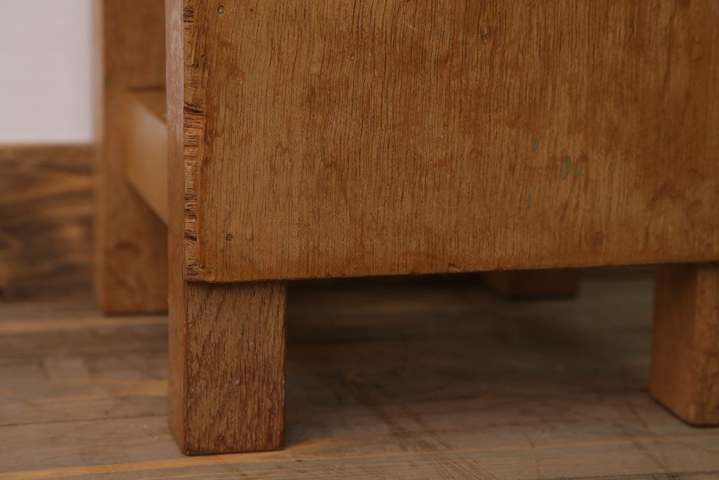 レトロ家具　昭和レトロ　古い学校の小さな木製角スツール(2)