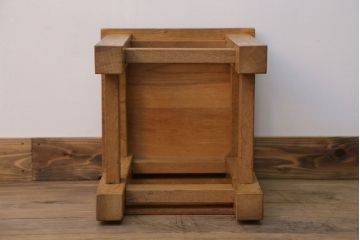 レトロ家具　昭和レトロ　古い学校の小さな木製角スツール(2)