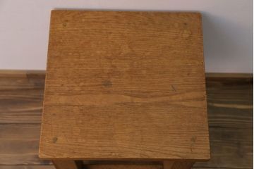 レトロ家具　昭和レトロ　古い木のノスタルジックな角スツール(2)