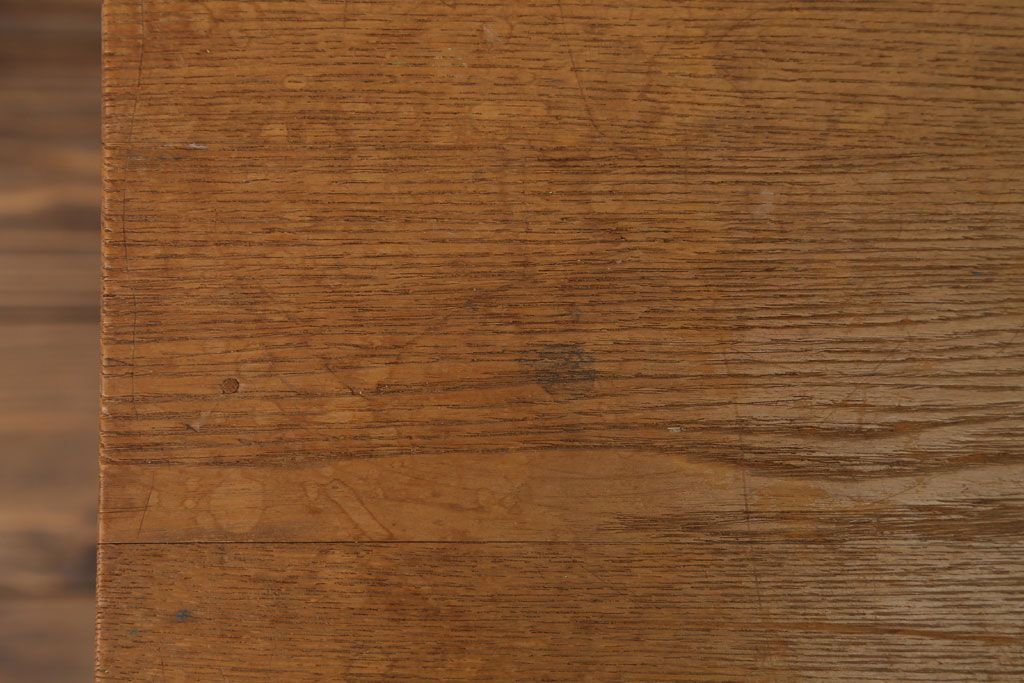 レトロ家具　昭和レトロ　古い木のノスタルジックな角スツール(2)