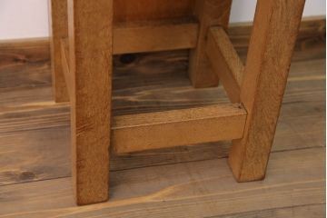 レトロ家具　昭和レトロ　古い木のノスタルジックな角スツール(2)
