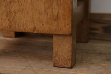 レトロ家具　昭和レトロ　古い木のノスタルジックな角スツール(2)