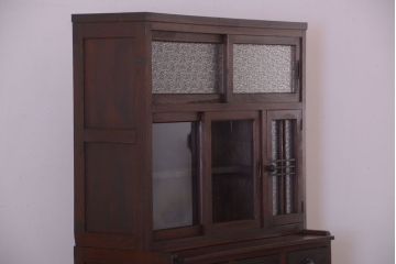 レトロ家具　昭和レトロ　ダイヤガラスがかわいい和製アンティーク食器棚(カップボード)